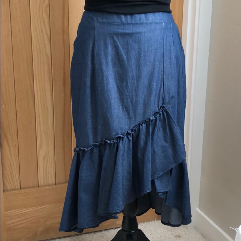 NWT! Never a wallflower, flutter kick skirt.